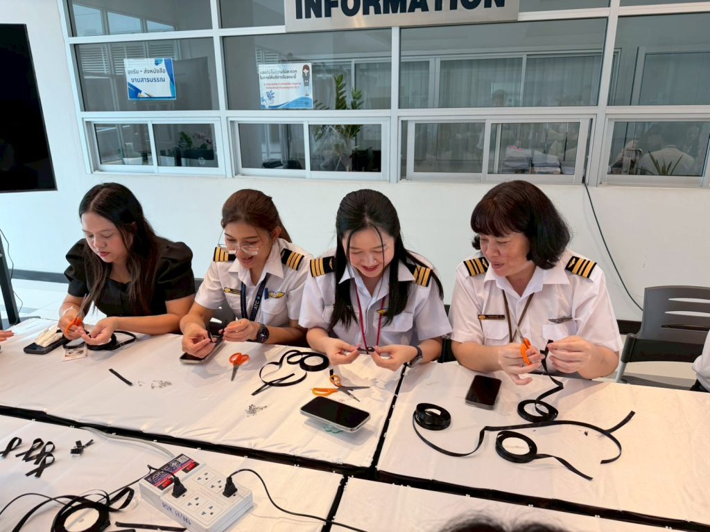 “สบพ.” จัดกิจกรรมทำโบว์สีดำสำหรับร่วมไว้อาลัย 2,000 ชิ้น