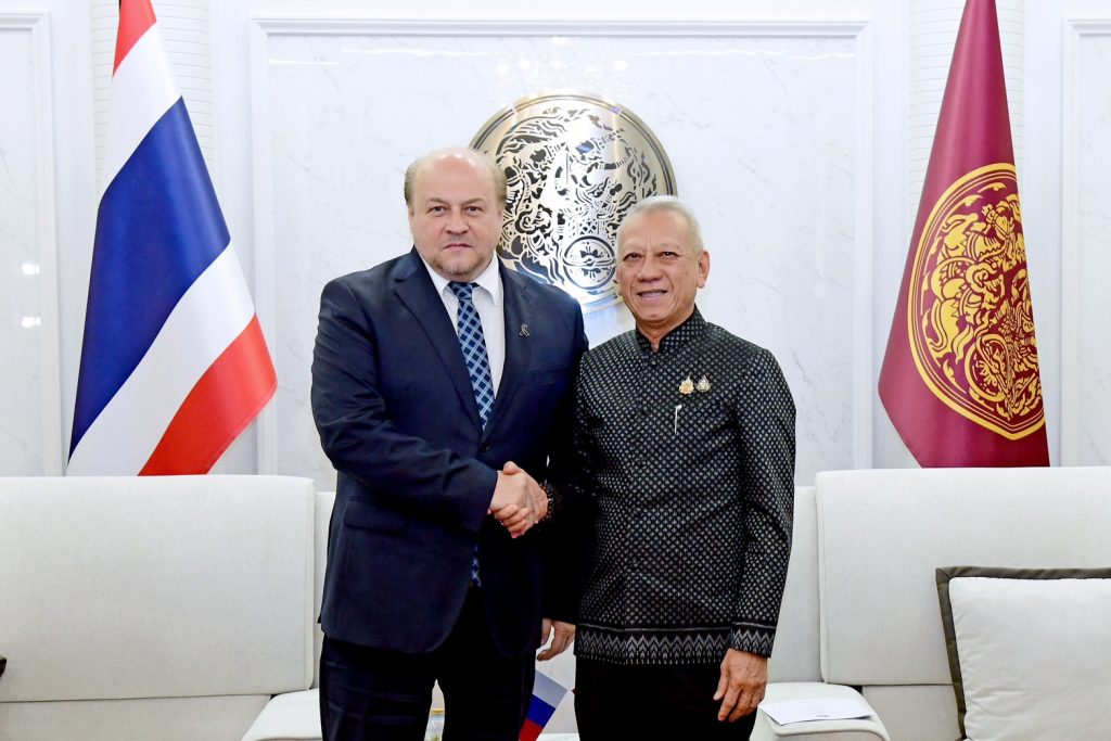 “พิพัฒน์” พบทูตรัสเซีย วางกรอบ MOI คมนาคม ดึงเทคโนโลยีระดับโลกยกระดับโลจิสติกส์ไทย