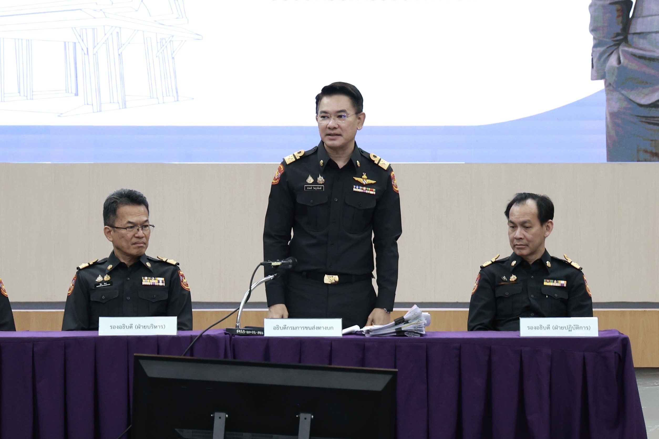 เปิดนโยบาย “อธิบดีกรมการขนส่งทางบก” ป้ายแดง พร้อมขับเคลื่อนขนส่งปลอดภัยเพื่อประชาชน
