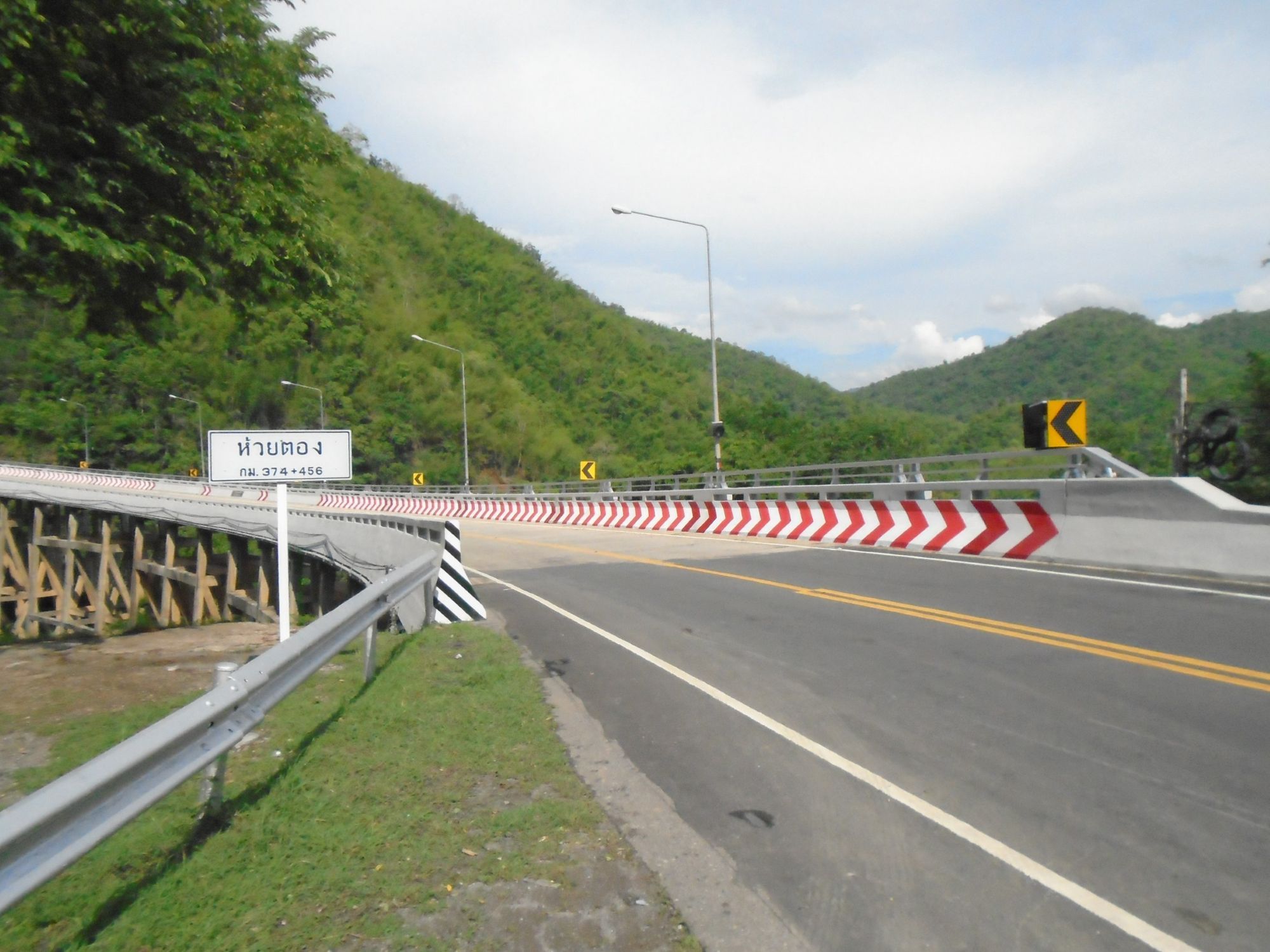 ชวนเยือน “สะพานพ่อขุนผาเมือง” ชมวิว 360 องศา เส้นทางสู่ความเขียวขจี @เพชรบูรณ์